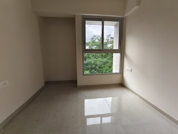 Room in 2 BHK Apartment at Piramal Vaikunth, Balkum Pada – for Sale