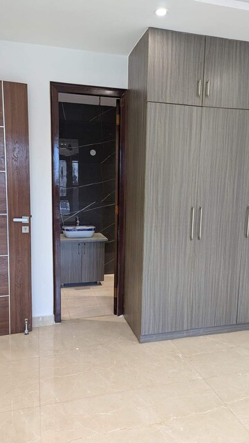 Room in 4 BHK Builder Floor at Green Fields Colony – for Sale