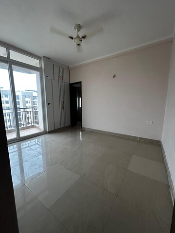 Room in 2.5 BHK Apartment at Mahagun Mywoods, Sector 16c Greater Noida – for Sale