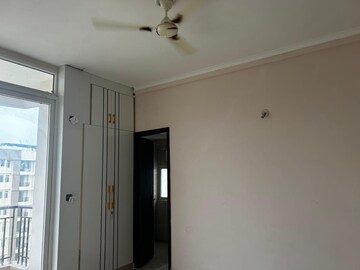 Room in 2.5 BHK Apartment at Mahagun Mywoods, Sector 16c Greater Noida – for Sale