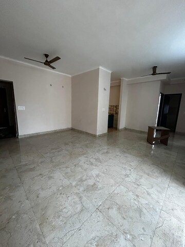 Room in 2.5 BHK Apartment at Mahagun Mywoods, Sector 16c Greater Noida – for Sale