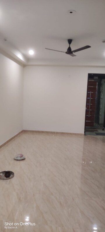 Room in 3 BHK Apartment at Gaur City 2 - 16th Avenue, Sector 16c Greater Noida – for Sale
