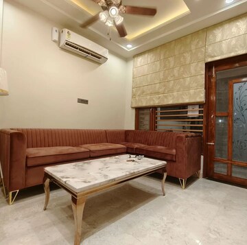 Living Room in 3.5 BHK Independent House at Vidhan Sabha Marg – for Sale