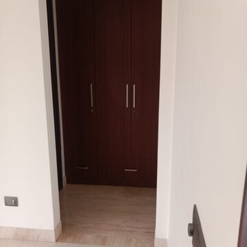 Room in 6 BHK Independent House at Sector 23 – for Sale