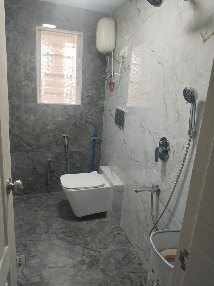 Bathroom, shanti-apartment-kandivali-west 2 Bedroom 750 Sq.Ft. Apartment In Kandivali West Mumbai 7542043