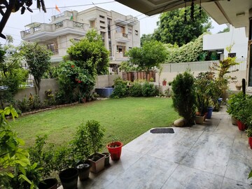 2.5 BHK Villa – Exterior View View at Sector 17 - for Sale