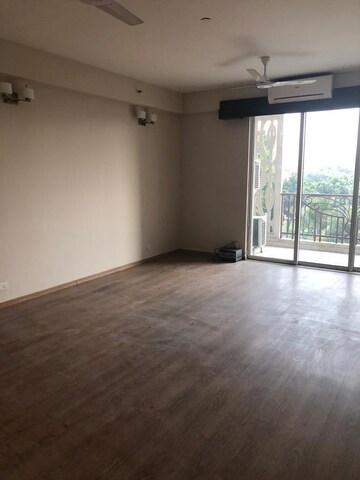 Room in 3 BHK Apartment at Suncity Heights, Sector 54 – for Sale