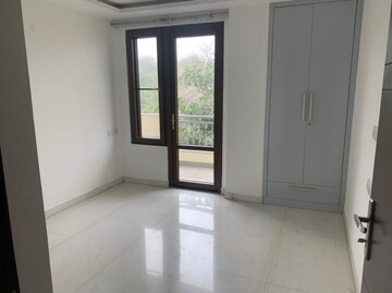 Room in 2 BHK Apartment at Jaypee Greens Aman, Sector 151 – for Sale