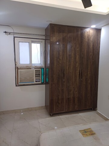 Room in 2.5 BHK Builder Floor at Paschim Vihar – for Sale