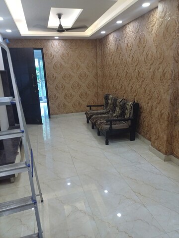 Gym in 2.5 BHK Builder Floor at Paschim Vihar – for Sale