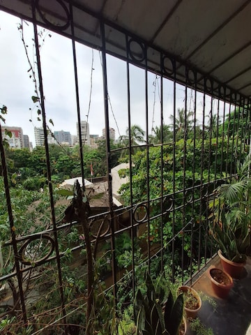 रेसिडेंशियल फ्लैट वर्ग फुट फॉर रीसेल इन जूहू मुंबई  7543531