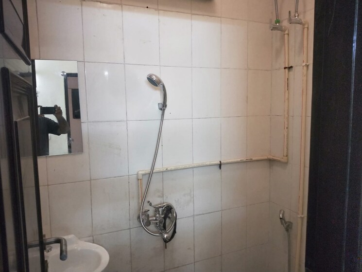 Bathroom, rustomjee-crown 3 Bedroom 1343 Sq.Ft. Apartment In Prabhadevi Mumbai 7543577