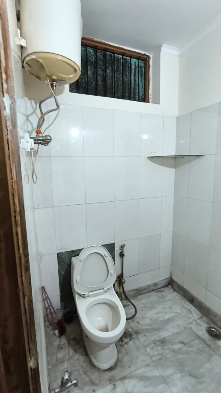 Bathroom, rustomjee-crown 3 Bedroom 1470 Sq.Ft. Apartment In Prabhadevi Mumbai 7543640