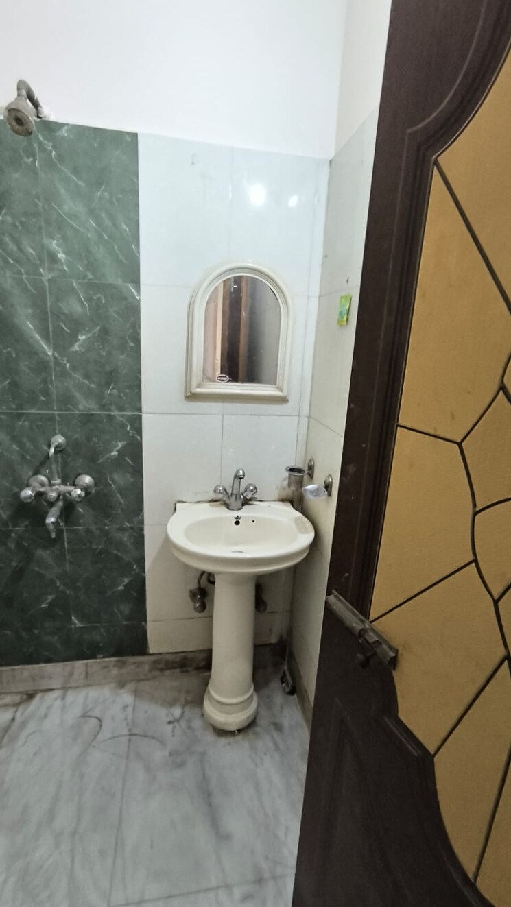 Bathroom, rustomjee-crown 3 Bedroom 1470 Sq.Ft. Apartment In Prabhadevi Mumbai 7543640
