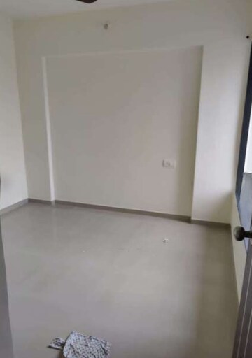 Room in 1.5 BHK Apartment at Squarefeet Grand Square, Anand Nagar – for Sale