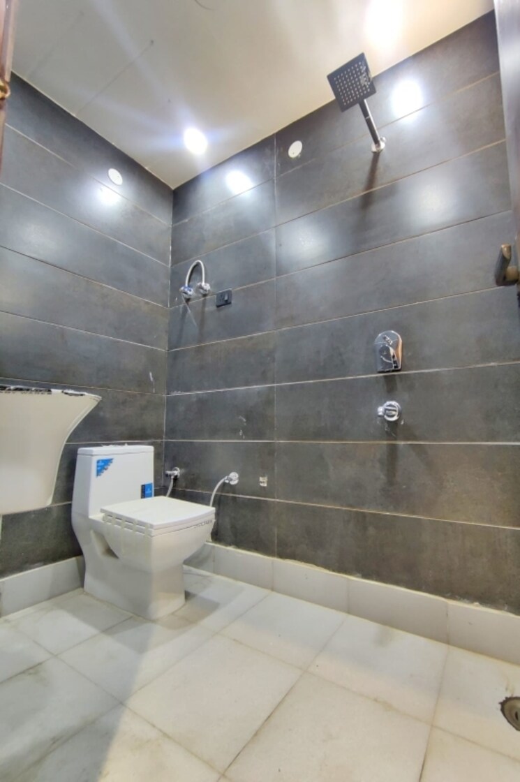 Bathroom, dabri 2 Bedroom 600 Sq.Ft. Builder Floor In Dabri Delhi 7543968