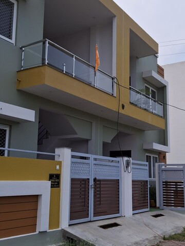 Master Bedroom in 3 BHK Independent House at Sultanpur Road – for Sale