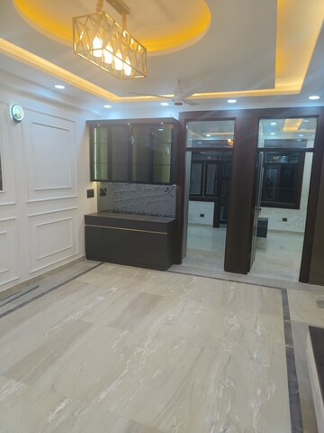 Room in 3 BHK Builder Floor at Niti Khand – for Sale