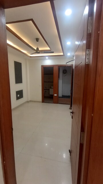 Building Lobby in 3 BHK Builder Floor at Sai Enclave Niti Khand, Niti Khand – for Sale