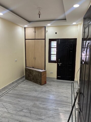 Room in 3 BHK Builder Floor at Jamuna Enclave, Ambala Highway – for Sale