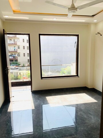 Room in 3 BHK Builder Floor at SS Mayfield Gardens, Sector 51 – for Sale