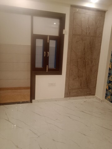 Room in 2 BHK Builder Floor at Pratap Vihar – for Sale