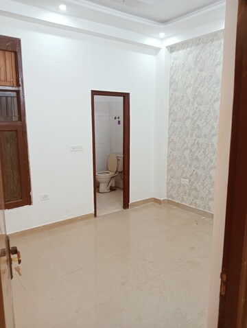 Room in 3 BHK Builder Floor at Niti Khand – for Sale