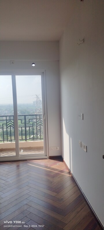 Room in 2 BHK Apartment at ACE Parkway, Sector 150 – for Sale