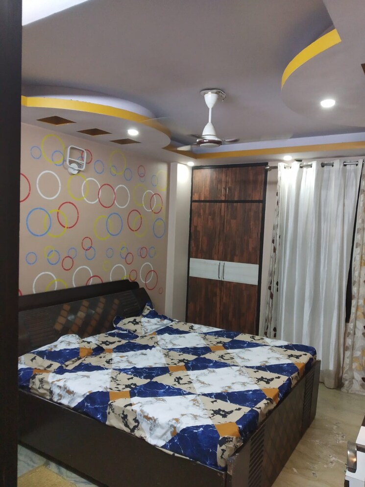 Bedroom, paschim vihar 2.5 Bedroom 84 Sq.Yd. Builder Floor In Paschim Vihar Delhi 7544814