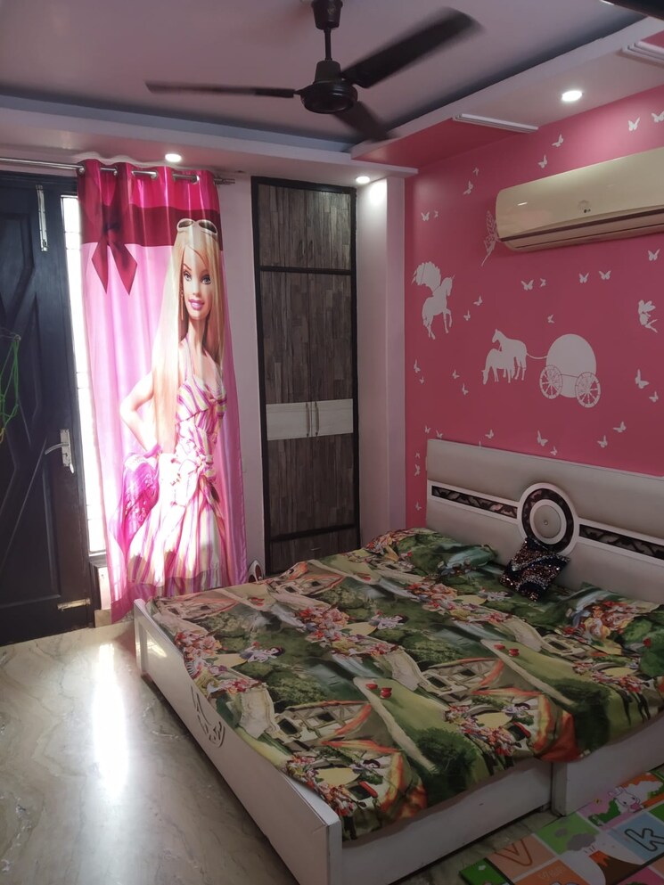 Bedroom, paschim vihar 2.5 Bedroom 84 Sq.Yd. Builder Floor In Paschim Vihar Delhi 7544814