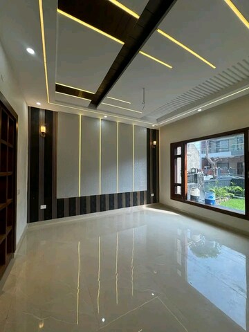Room in 4 BHK Independent House at Sector 125 – for Sale
