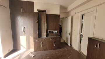Furnished Amenities in 3 BHK Apartment at BPTP Princess Park, Sector 86 – for Sale