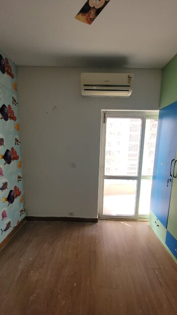 Room in 3 BHK Apartment at BPTP Princess Park, Sector 86 – for Sale
