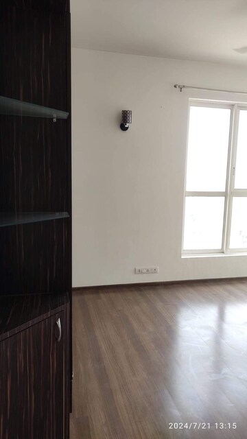 Room in 4 BHK Apartment at M3M Merlin, Sector 67 – for Sale