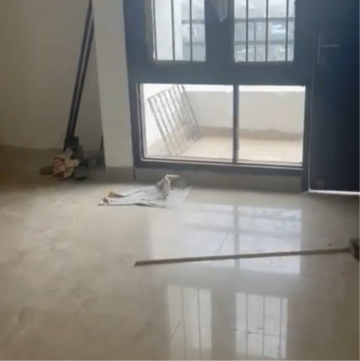 Room in 3.5 BHK Apartment at Gaurs Green Avenue, Abhay Khand – for Sale