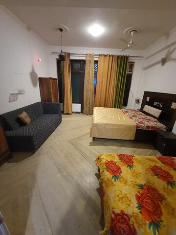 Bedroom in 3.5 BHK Villa at Sector 16b Greater Noida – for Sale