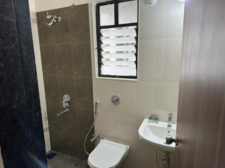 Bathroom, mantra-montana-phase-1 2 Bedroom 675 Sq.Ft. Apartment In Dhanori Pune 7545408