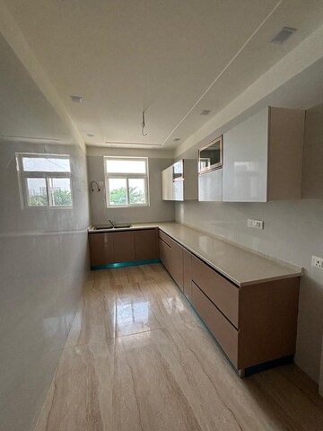 Kitchen in 3 BHK Builder Floor at BPTP District Phase 2, Sector 84 – for Sale