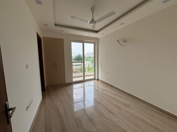 Room in 3 BHK Builder Floor at BPTP District Phase 2, Sector 84 – for Sale