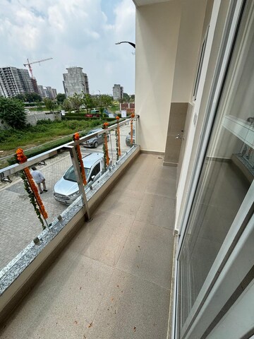 Balcony in 3 BHK Builder Floor at BPTP District Phase 2, Sector 84 – for Sale