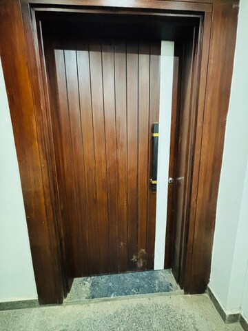 Furnished Amenities in 4 BHK Builder Floor at Sector 85 – for Sale