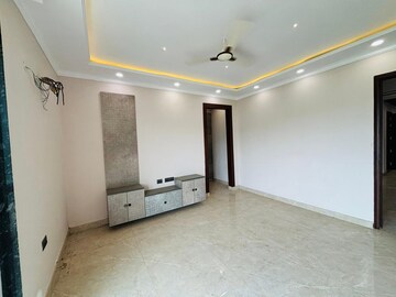 Room in 4 BHK Builder Floor at Sector 85 – for Sale