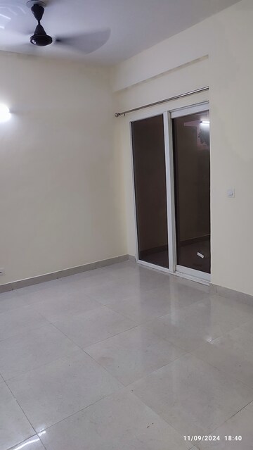 Furnished Amenities in 2.5 BHK Apartment at Signature Global Orchard Avenue, Sector 93 – for Sale