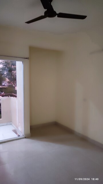 Furnished Amenities in 2.5 BHK Apartment at Signature Global Orchard Avenue, Sector 93 – for Sale