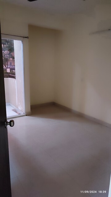 Furnished Amenities in 2.5 BHK Apartment at Signature Global Orchard Avenue, Sector 93 – for Sale