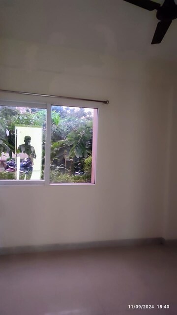 Room in 3 BHK Apartment at Signature Orchard Avenue 2, Sector 93 – for Sale