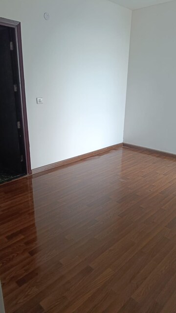 Room in 3 BHK Apartment at BPTP District 3, Sector 85 – for Sale