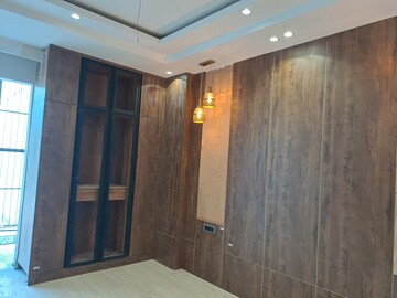 Bedroom in 4 BHK Builder Floor at Ardee City, Sector 52 – for Sale