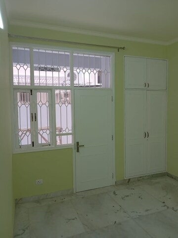 Room in 3.5 BHK Builder Floor at Ardee City, Sector 52 – for Sale