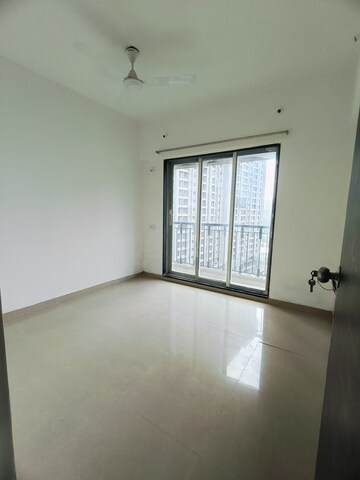 2 BHK Apartment For Sale in Raunak Unnathi Woods Phase 6, Ghodbunder Road